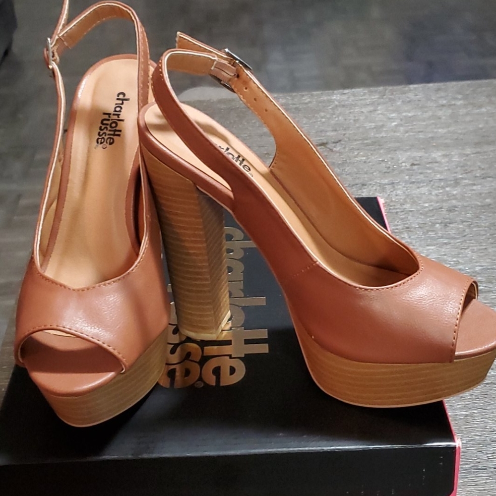 Open toe shoes
